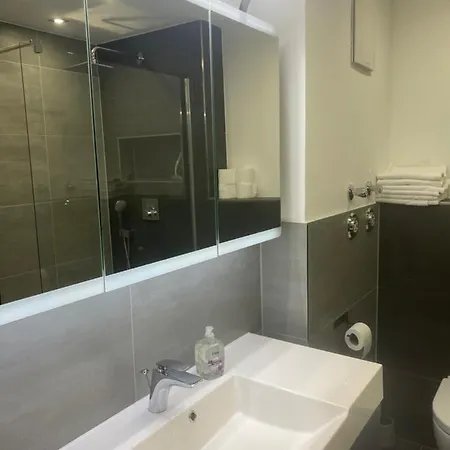 Apartment - Ferienwohnung Pestaloz In Der Nahe Hannover-messe Hannover