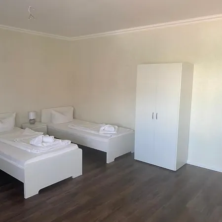 Apartment - Ferienwohnung Pestaloz In Der Nahe Hannover-messe Hannover